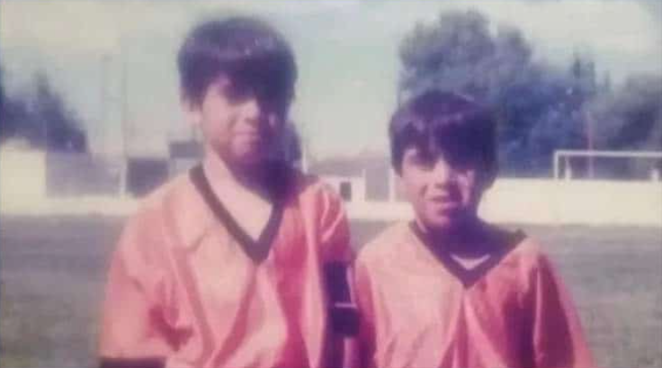 Anos de futebol com amigos de Marcos Acuña.