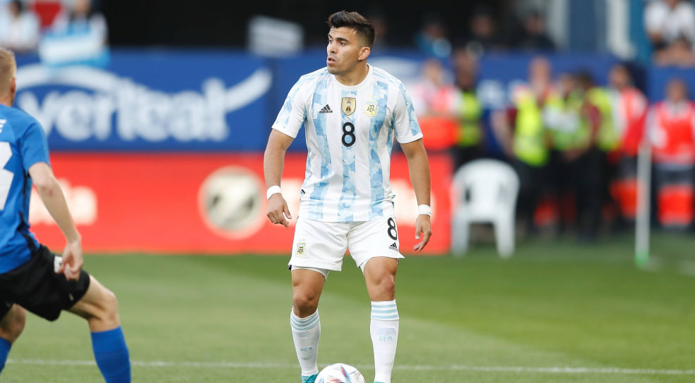 Possível transferência de Marcos Acuña para o Zenit St. Petersburg: detalhes e implicações
